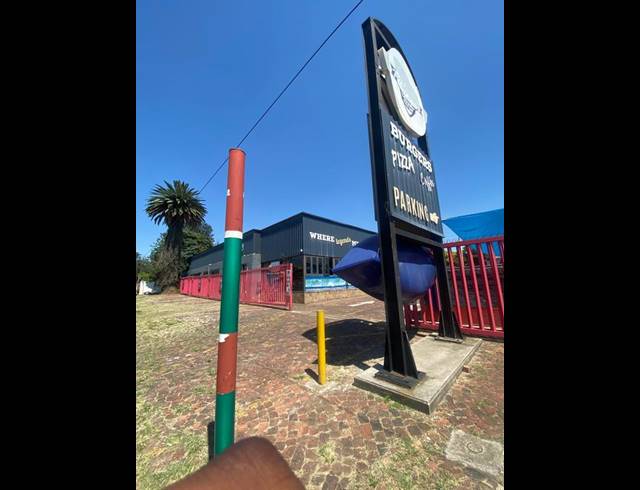 BUSINESS FOR SALE IN SELECTION PARK